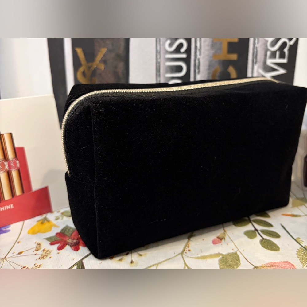 NIP Yves Saint Laurent Black Velvet Makeup Pouch with Gold YSL Monogram - Picture 4 of 8